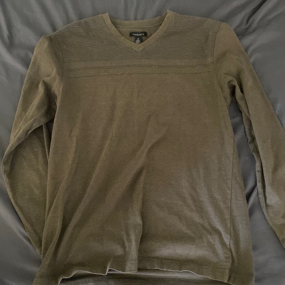 Medium long sleeve olive green shirt